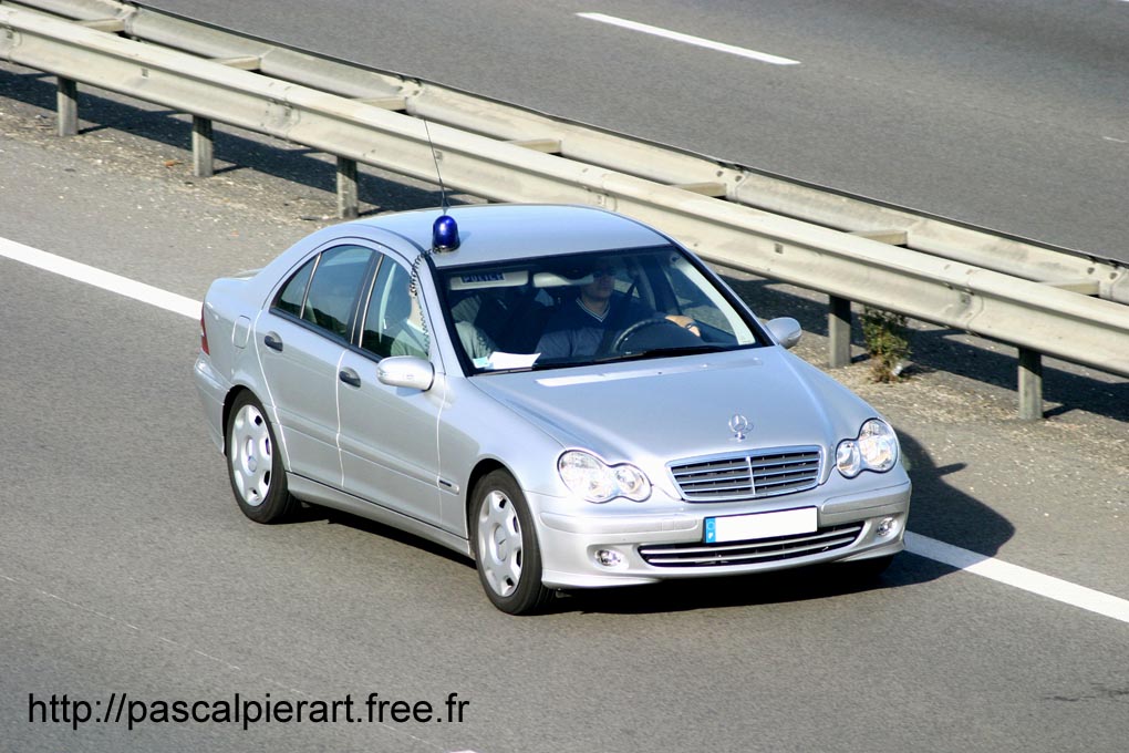 [Image: POLICE%20Mercedes%20Classe%20C~0.jpg]